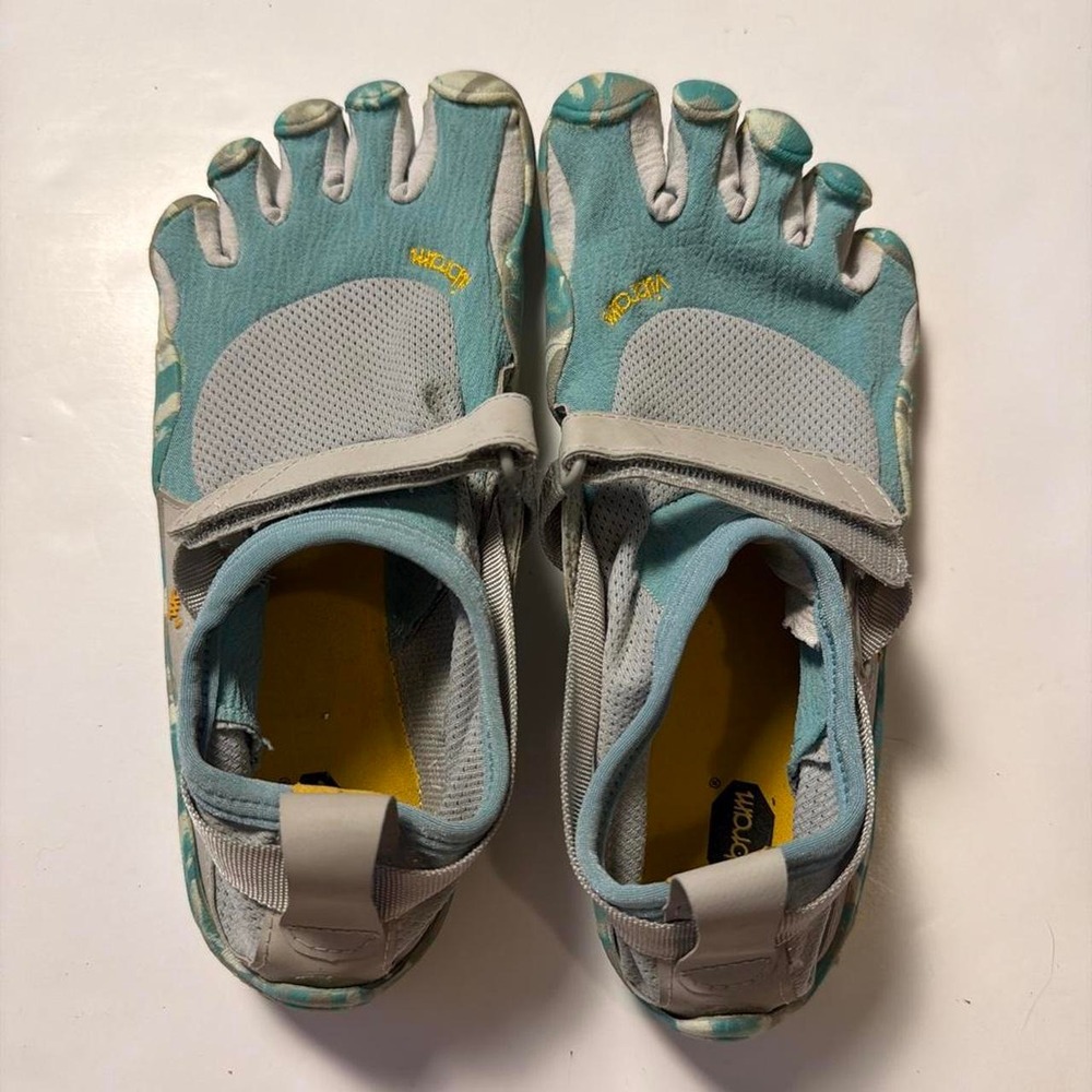 Vibram FiveFingers Teal Aqua Blue Barefoot Shoes W149C Size 39 Womens 8
